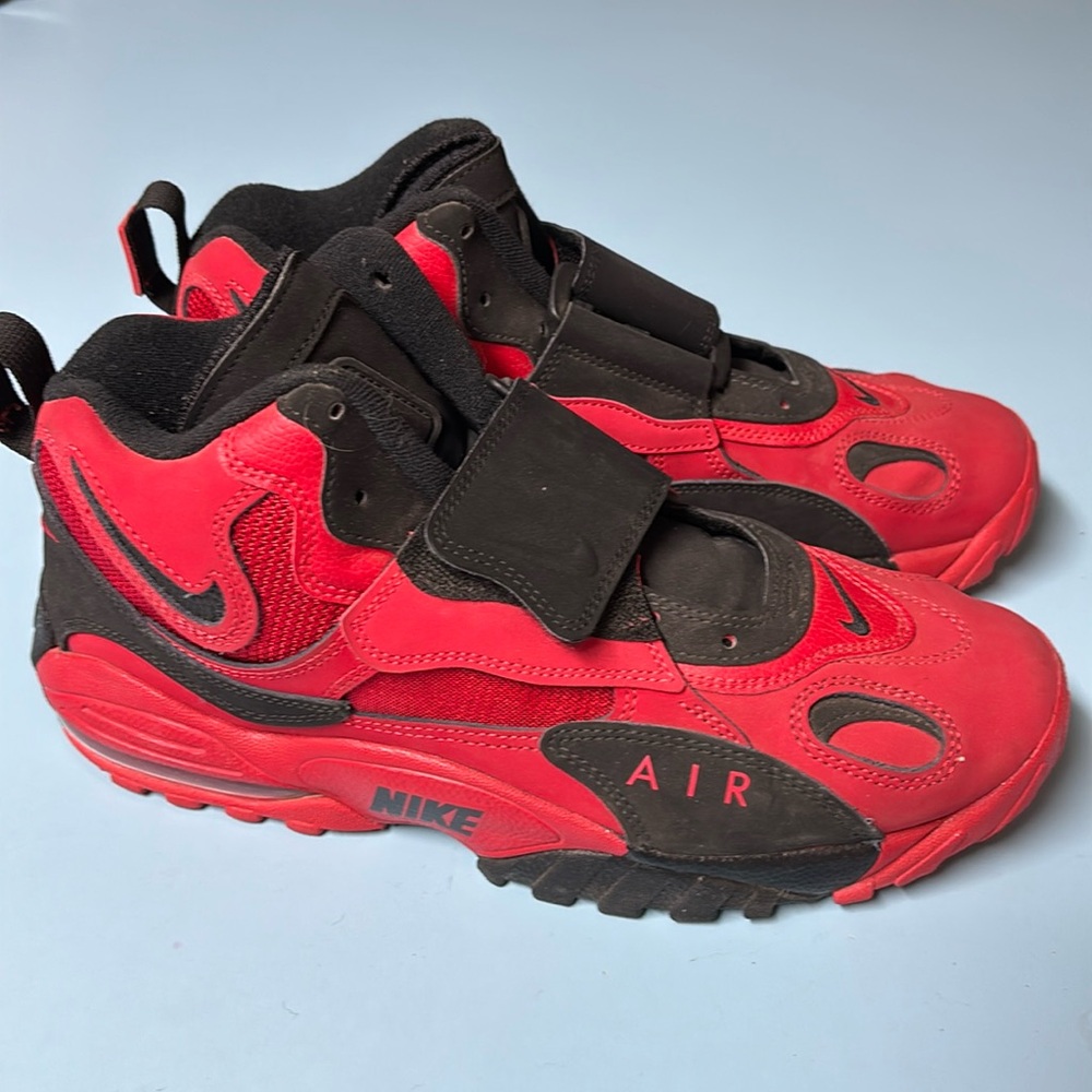Nike Trainers Black and Red Leather Football logo on tongue size 9.5